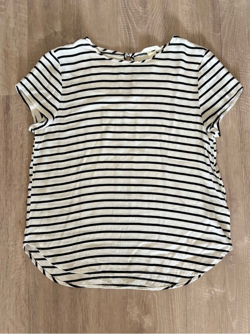 H&M Women's Size 10 Blouse Black White Striped Short Sleeve Round Neck Pullover